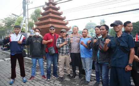 Kapolrestabes Surabaya Puji Mahasiswa Jaga Ketertiban