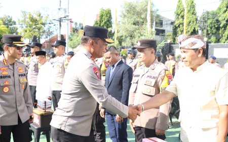 Kapolda Jatim Tebar Kepedulian dengan Membagikan 2.055 Kitab Suci